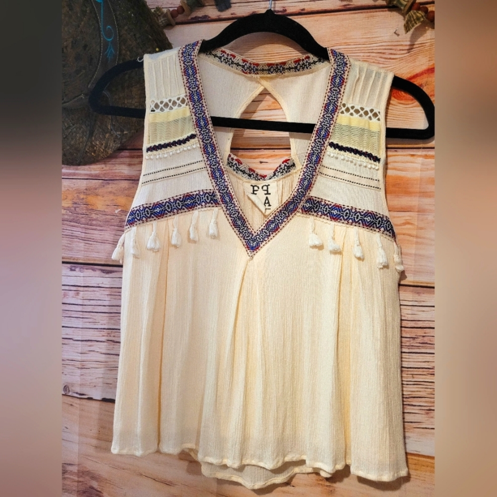 "PPLA" CANYON EMBROIDERED TASSEL.TANK TOP! Preloved. Size Small